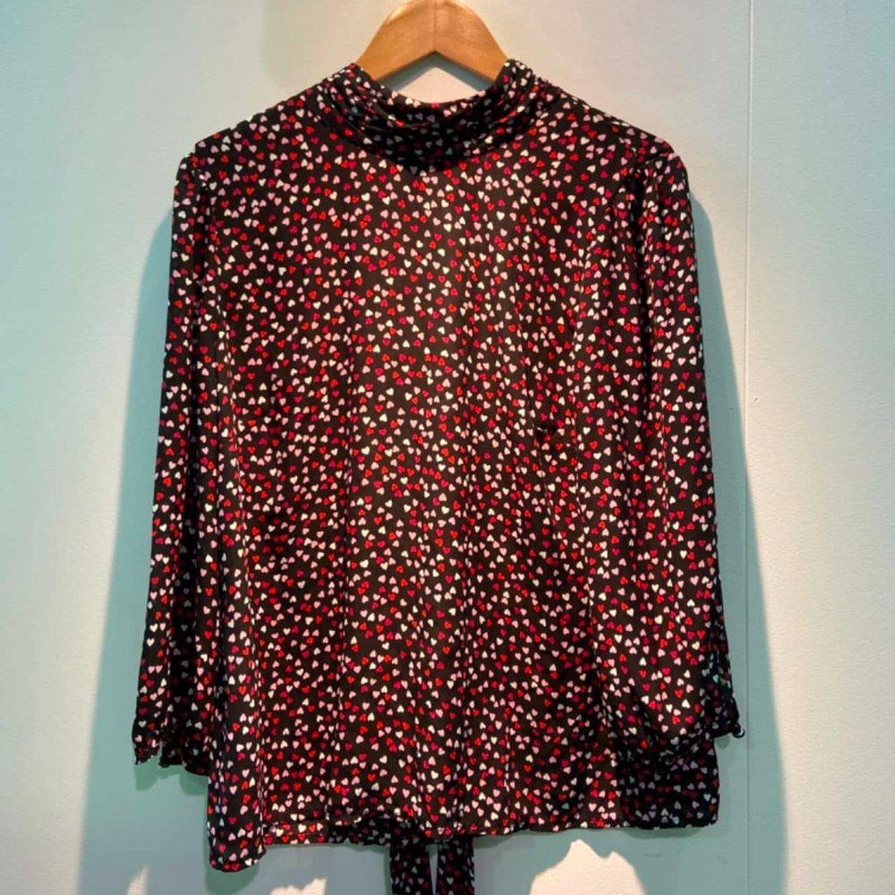 REVIEW Scattered Hearts Black Red Pink Love Heart Long Sleeve Office Blouse Top - Picture 5 of 8